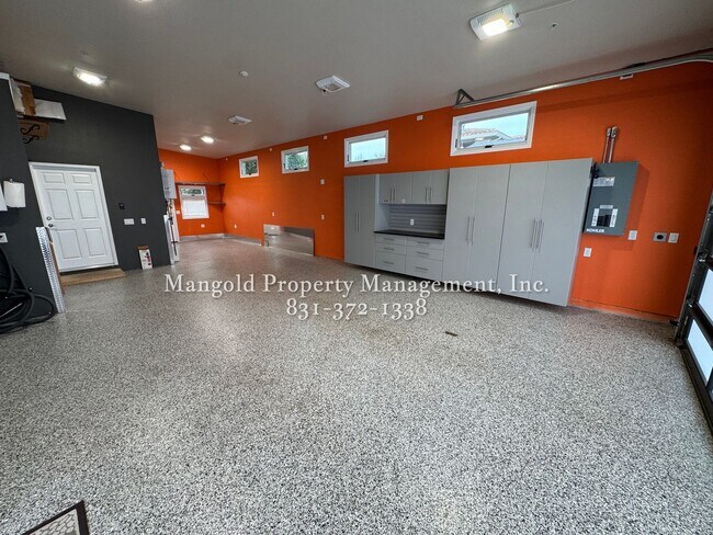 Building Photo - Stylish 2-Bed, 2-Bath Corner Lot Home with Modern Design and Spacious Outdoor Areas