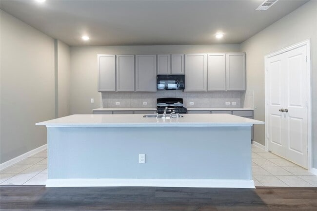 Building Photo - 2069 Hartley Dr