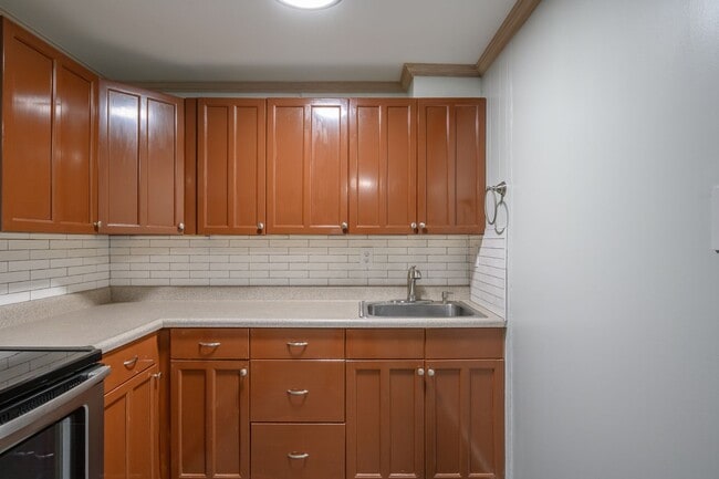 Building Photo - "Holiday Move-In Incentive – 50% Off First Month’s Rent"  Spacious 4-Bedroom Contemporary Home wi...