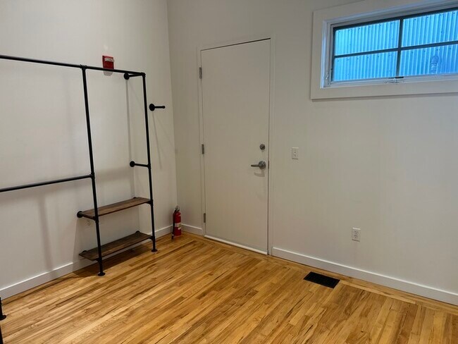 Building Photo - Condo