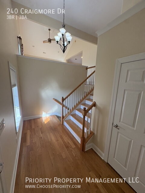 Building Photo - 240 Craigmore Dr