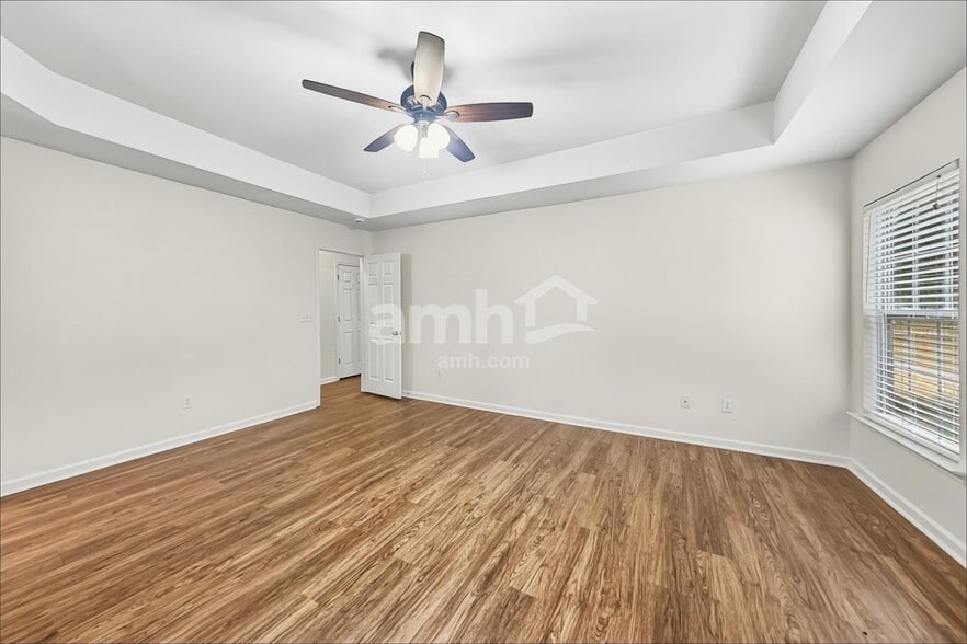 Building Photo - 1 Woodvine Way