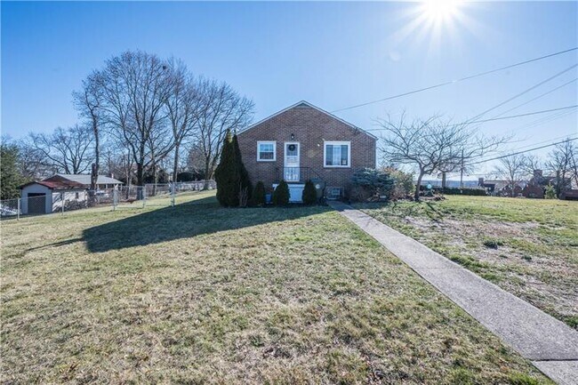 Building Photo - 4915 Brownsville Rd