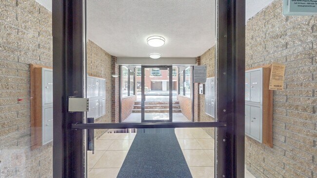 Building Photo - 15 Walbridge St
