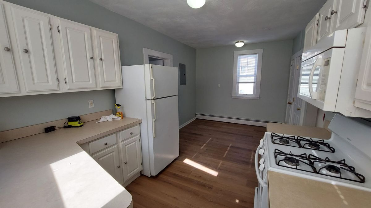 Building Photo - 225 Florence St