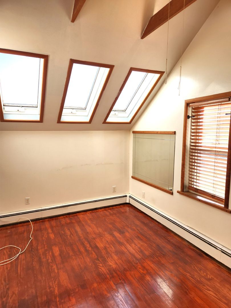 Building Photo - 2 Seminole St