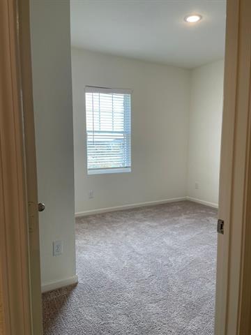 Building Photo - 10348 Rosegreen Ln