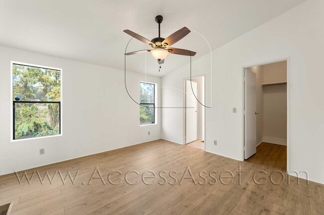 Building Photo - Private 3 Bed /2 Bath Home With Scenic Views In Lake Elsinore!