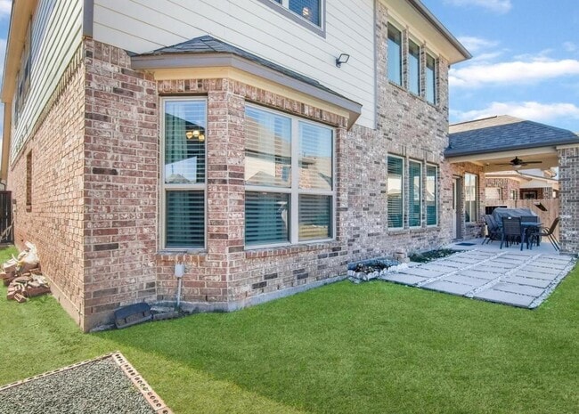 Building Photo - 4411 Woodridge Dr