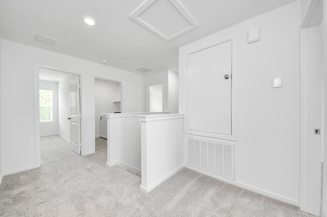 Building Photo - 6922 Bens Lndg
