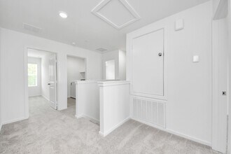 Building Photo - 6922 Bens Lndg