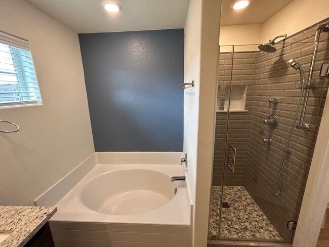 Building Photo - 2338 NW Yohn Ranch Dr