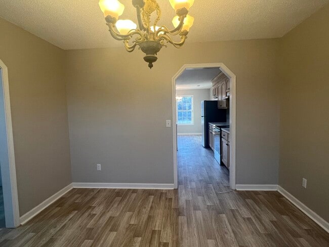 Building Photo - 1240 Inabinet Dr