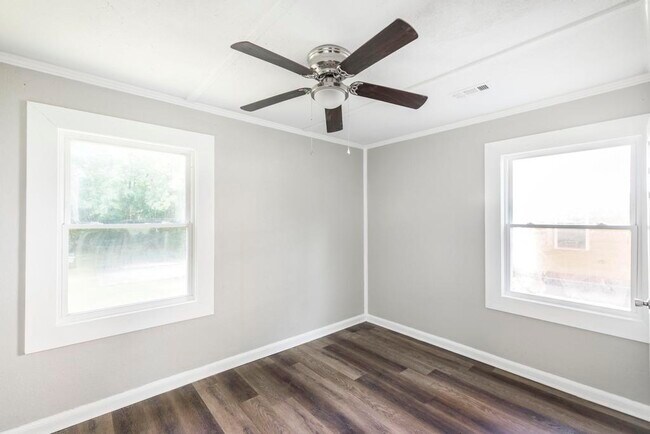 Building Photo - 1140 Schley St