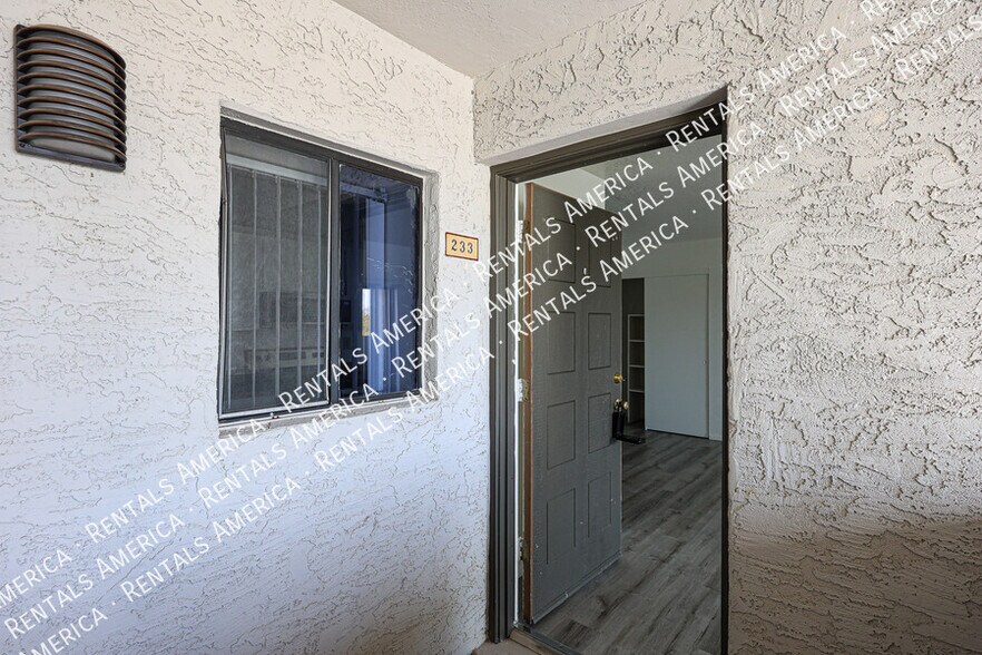 Building Photo - 6480 N 82nd St