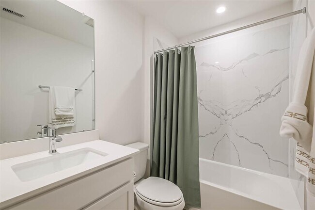 Building Photo - 30702 CASTLE COVE Dr