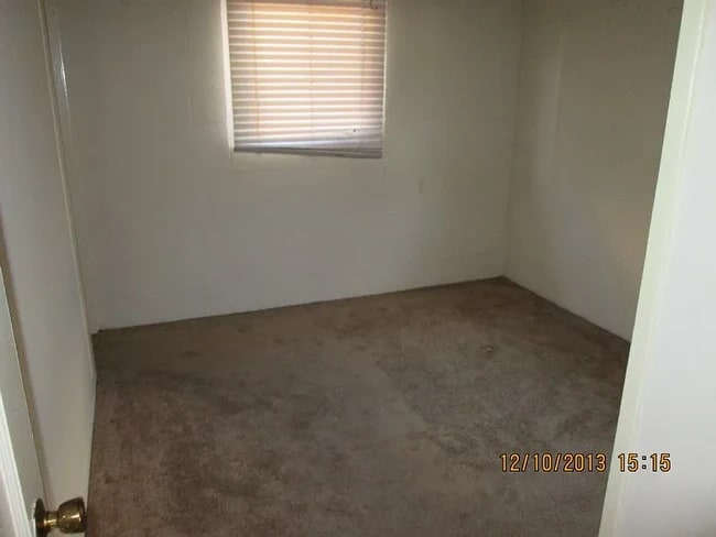 Building Photo - 221 Highland Dr