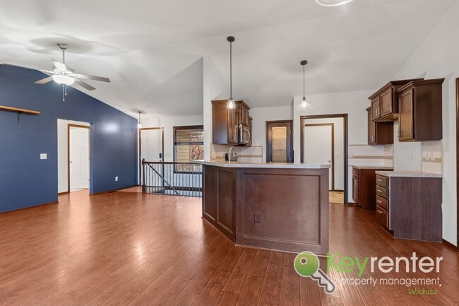 Building Photo - Beautiful 4 Bedroom 3 Bath | Goddard School District