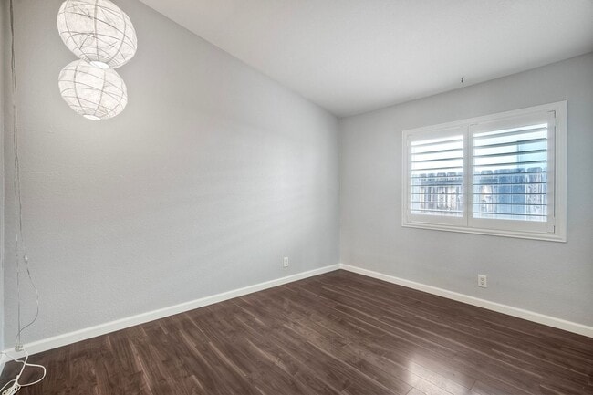 Building Photo - 3750 Via Del Rancho