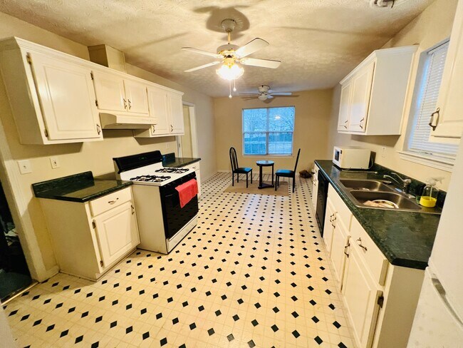 Building Photo - 514 Vineyard Rd