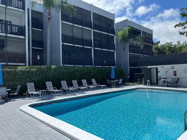 Building Photo - 1021 Mockingbird Ln