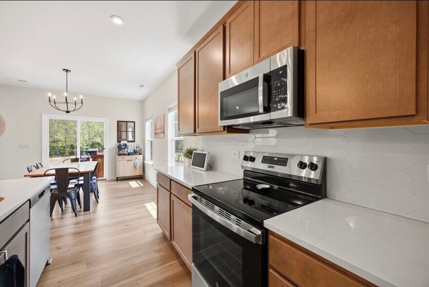 Building Photo - 315 Enfield Dr
