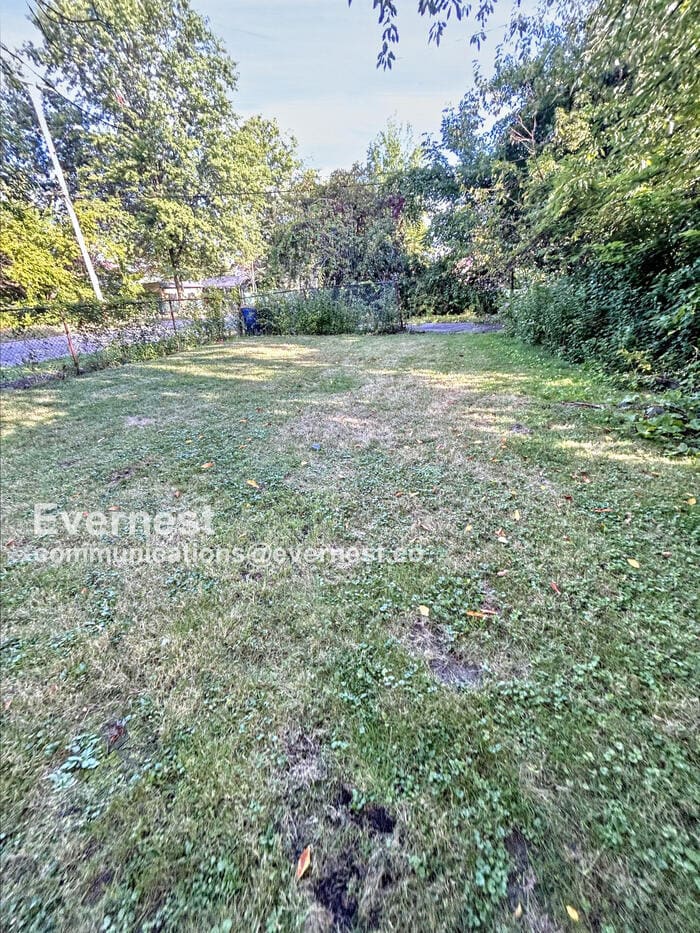 Building Photo - 12701 Benham Ave