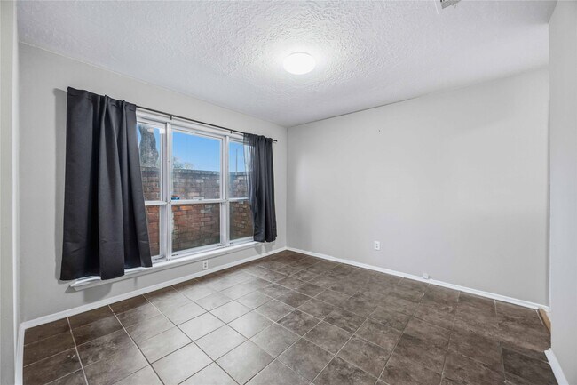 Building Photo - 16702 Quail Meadow Dr