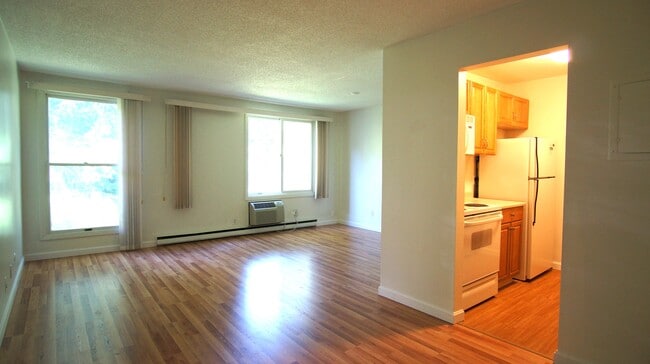 Building Photo - 274 S Main St