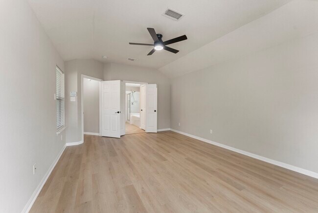 Building Photo - 99 E Foxbriar Forest Cir