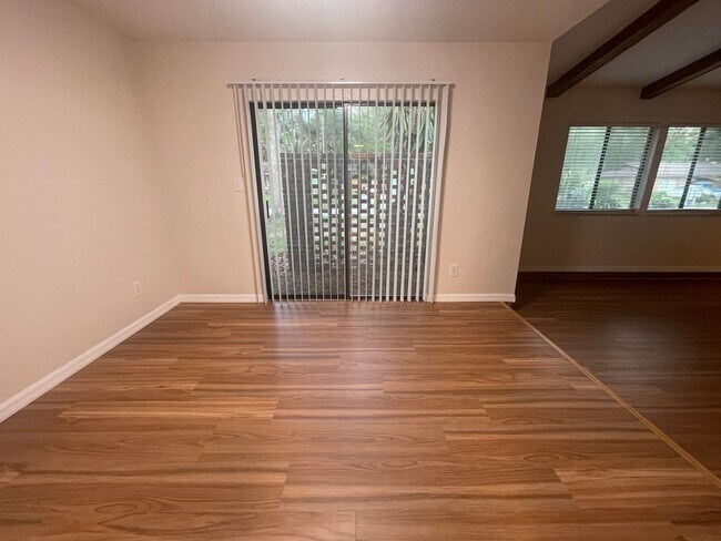 Building Photo - Charming Home in Sought-After Hidden Oaks Community
