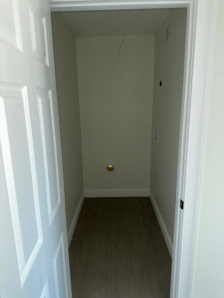 Building Photo - 15 Sybaris St