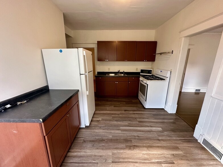 Kitchen - 227 N Humboldt Ave N