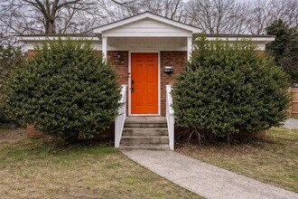 Building Photo - 316 Skyland Ave