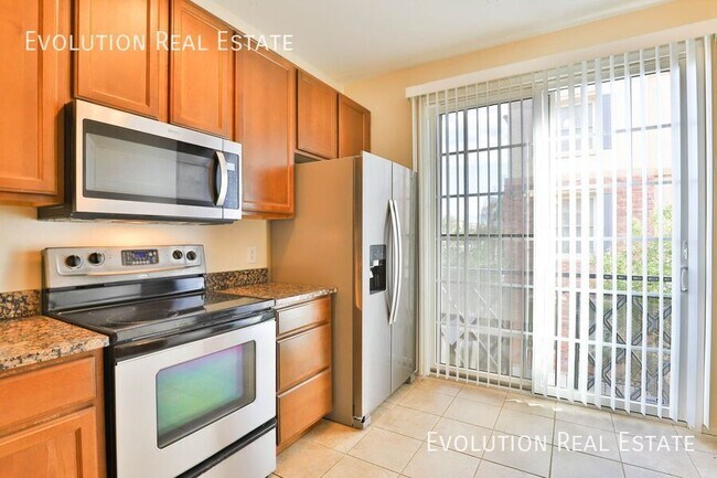 Building Photo - 2623 S Key Biscayne Dr