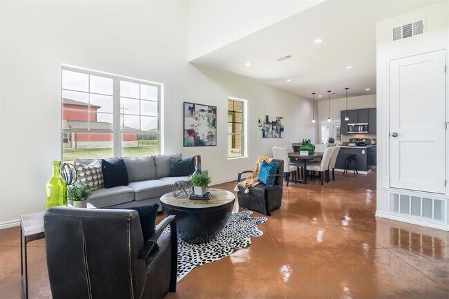 Building Photo - Charming 3-Bedroom Townhome near Lake Tawakoni!