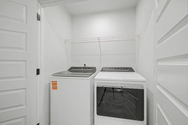 Building Photo - Brand new Hermitage townhome, end unit with garage, 3 bedroom 2.5 baths, community pool