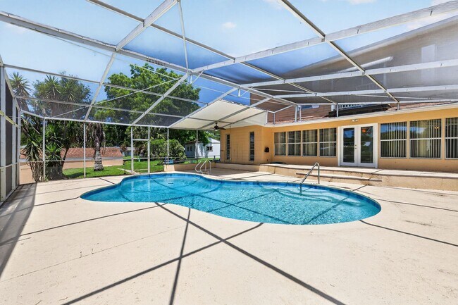 Building Photo - 1627 Canal Ct