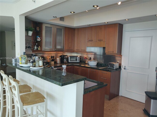 Building Photo - 3101 S Ocean Dr