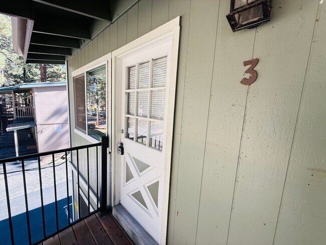 Building Photo - 2 bed 1 bath unit for rent in South Lake T...