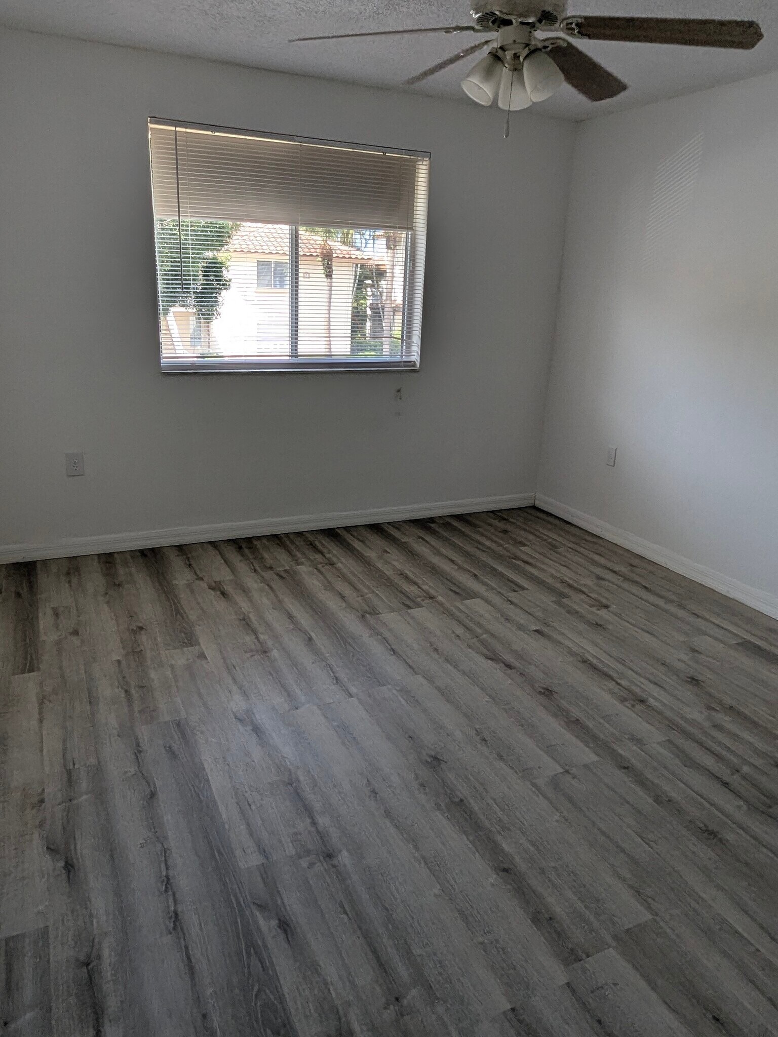 Building Photo - 18203 Glenmoor Dr