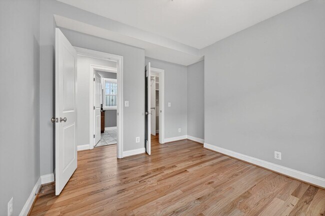 Building Photo - Available Now! Six Minute Walk to Metro, Gorgeous Community!