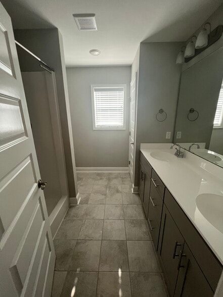 Primary bathroom - 1230 Big Field Dr