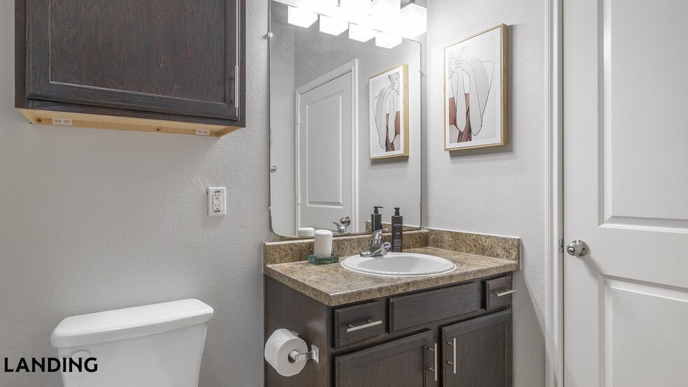 Building Photo - 14807 Woodland Hills Dr