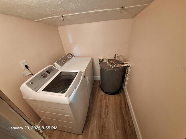 Building Photo - 6505 Oelsner St