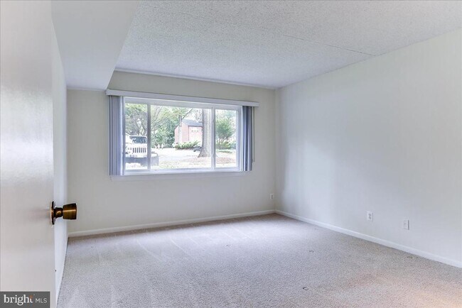 Building Photo - 11823 Breton Ct