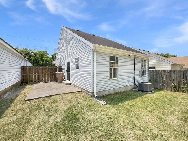 Building Photo - 3 bedroom 2 bathroom East Nashville!
