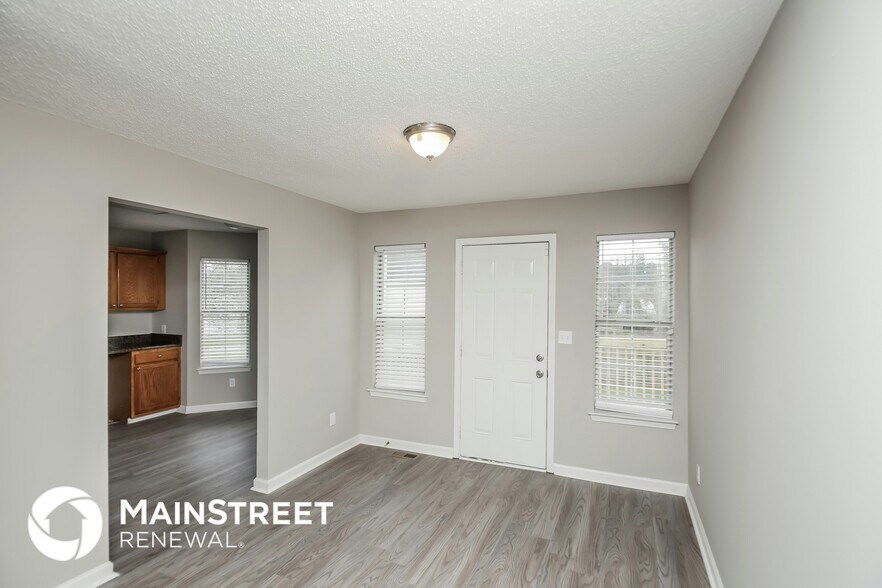 Building Photo - 4058 Five Oaks Ct