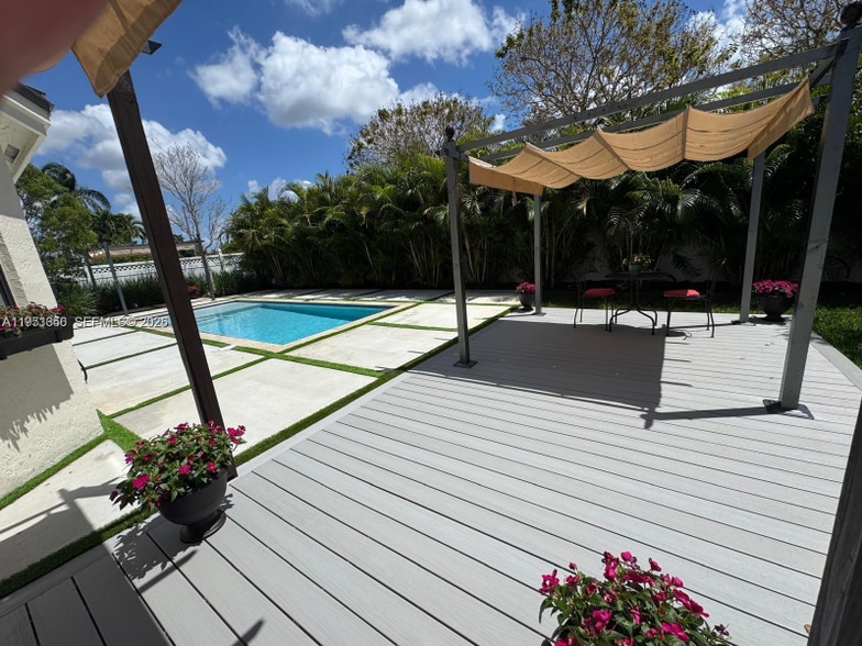 Building Photo - 20160 NW 9th Dr