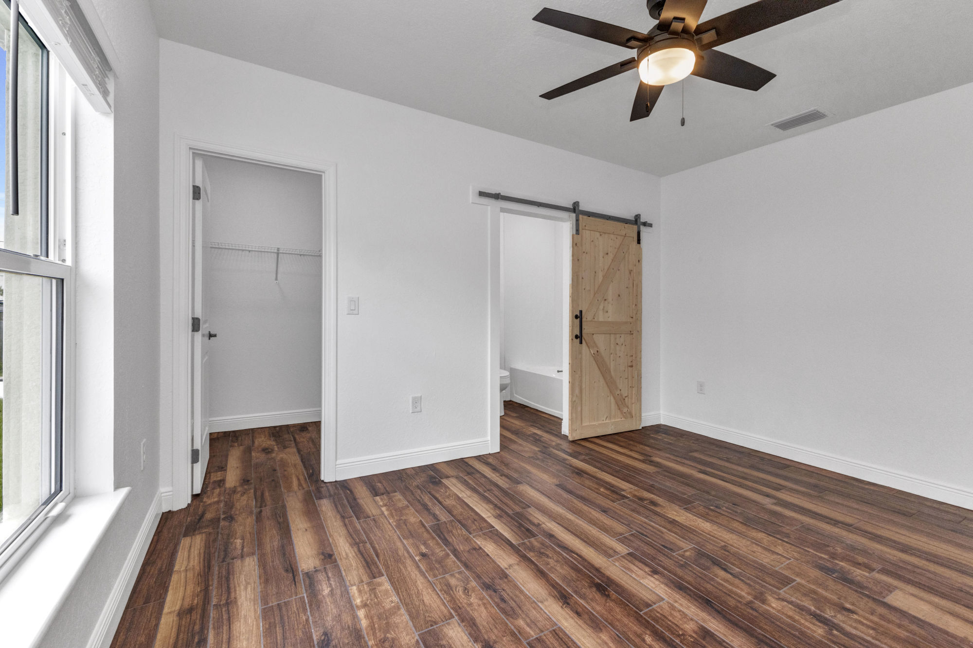 Building Photo - 415 Carmalita St